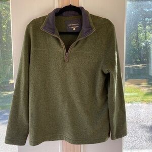 GH Bass & company size medium pullover